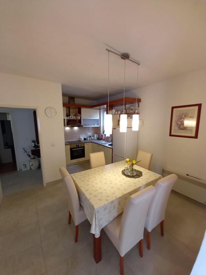 Apartman Sara Преко Екстер'єр фото